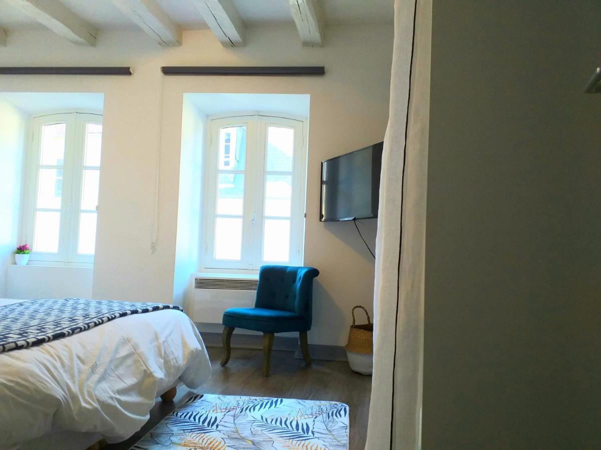 A La Grosse Armee - Dans Hotel Particulier, Hypercentre Avec Garage, Au Calme Bourges Exterior foto